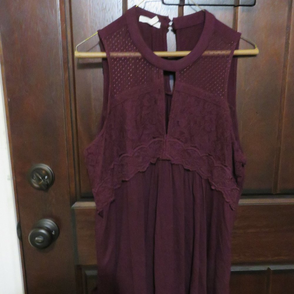 BEAUTIFUL MAURICES BURGUNDY SLEEVELESS TOP LACY AND FEMININE SIZE XXL